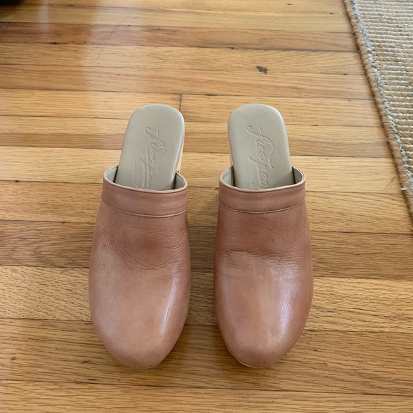 Free People Shoes - Free people highland park clogs